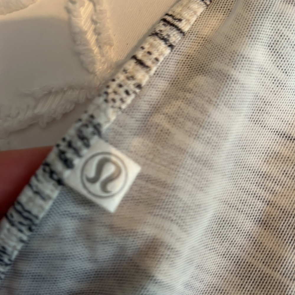 Lululemon T with Mesh Back - Picture 3 of 3